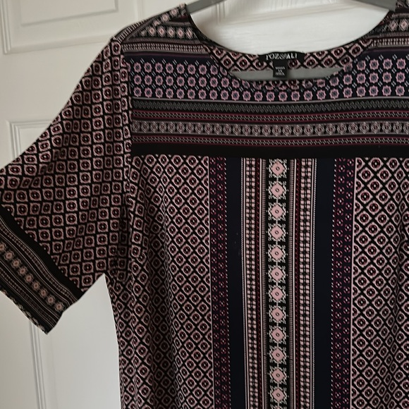 Roz & Ali Dresses & Skirts - Roz & Ali (Dress Barn) irresistibly gorgeous print! Slimming your silhouette!